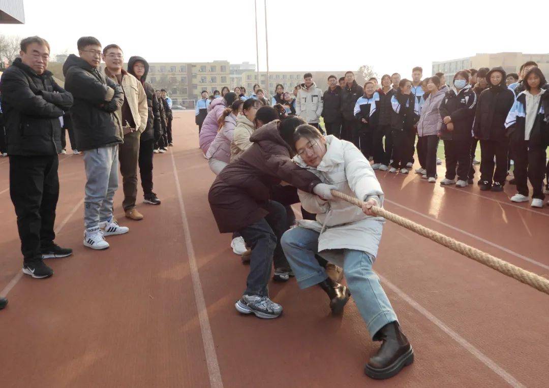 开云·体育官网APP下载-传统民间竞技：拔河比赛热血来袭的简单介绍