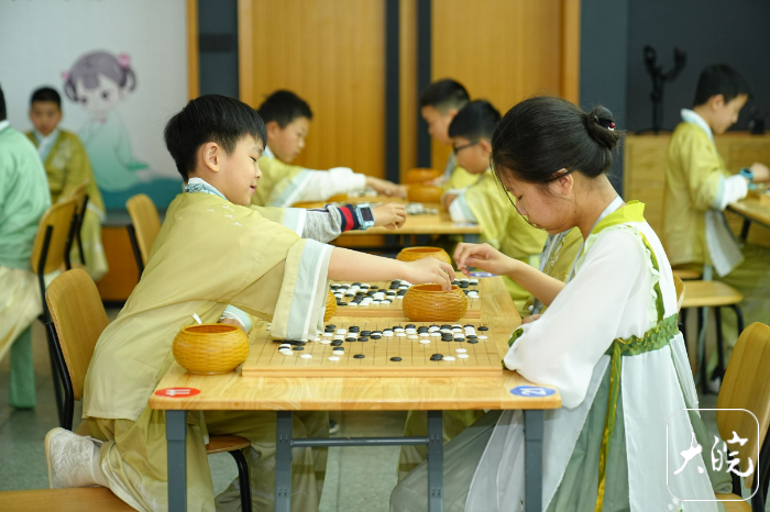 kaiyun官方网站-包含乡村特色围棋骑马比赛，文化和运动的完美融合的词条