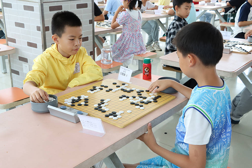 包含乡村特色围棋骑马比赛，文化和运动的完美融合的词条